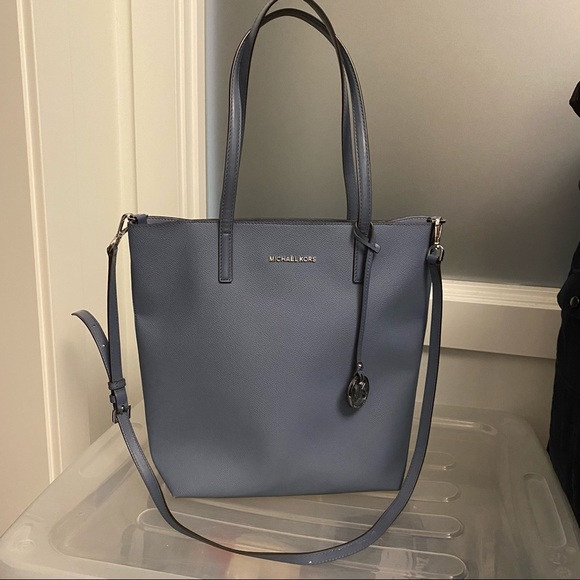Michael Kors Hayley Large Tote in Denim PL Blue - Picture 2 of 10
